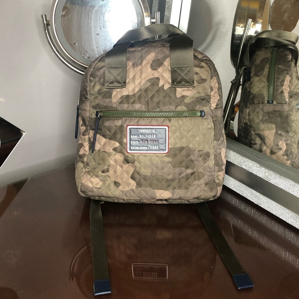AUTHENTIC TOMMY HILFIGER CAMUFLAGE BAG